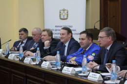 Встреча Омского областного студенческого отряда с врио губернатора региона