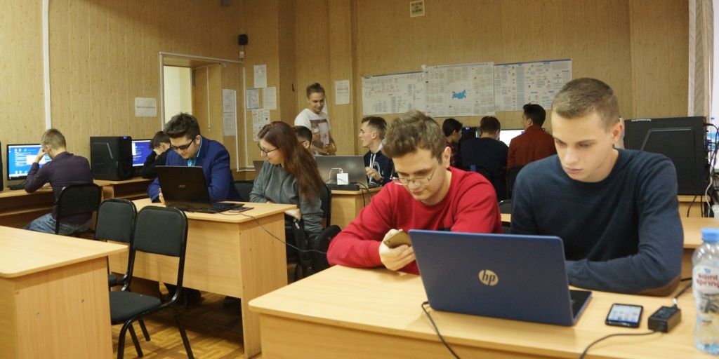 Первокурсники СибАДИ победили группировку SibDARK