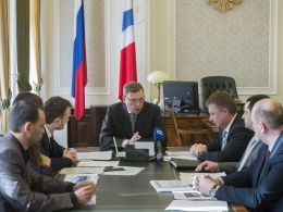 Ректор СибАДИ совместно с группой общественного контроля представил Губернатору текущие результаты работы проекта «Омские качественные дороги»