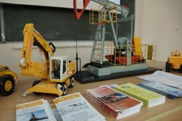«Нефтегазовая и строительная техника» в лицее № 143